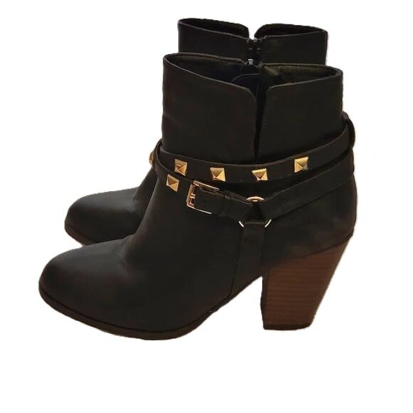 Cato black ankle boot with gold Brad accents size 8M - Picture 1 of 7